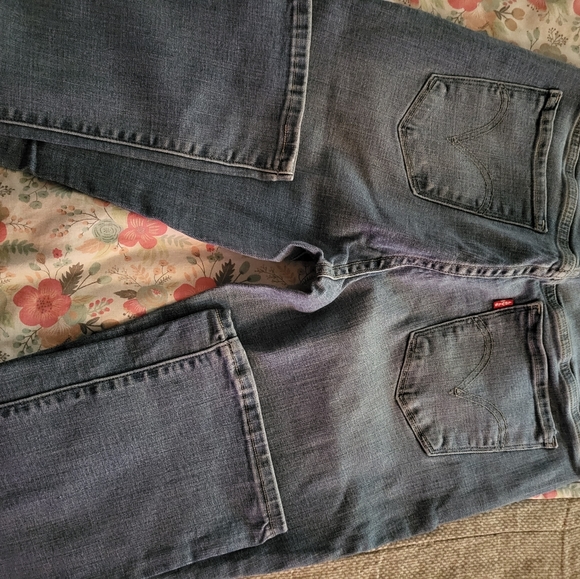 Levi's women's size 10 jeans bundle. - Picture 2 of 10